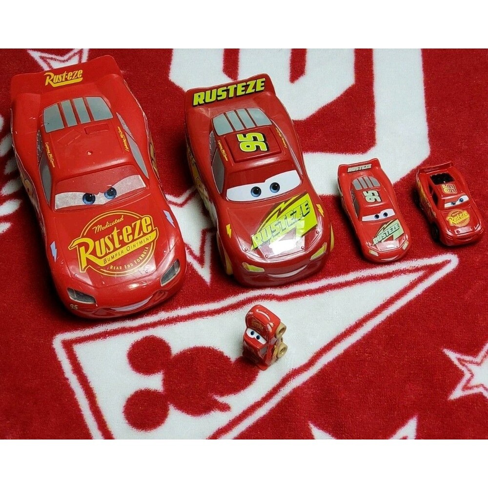 Disney Pixar Mattel Glow Racer Lightning McQueen Glow N Dark-Talks +  Mini Racer